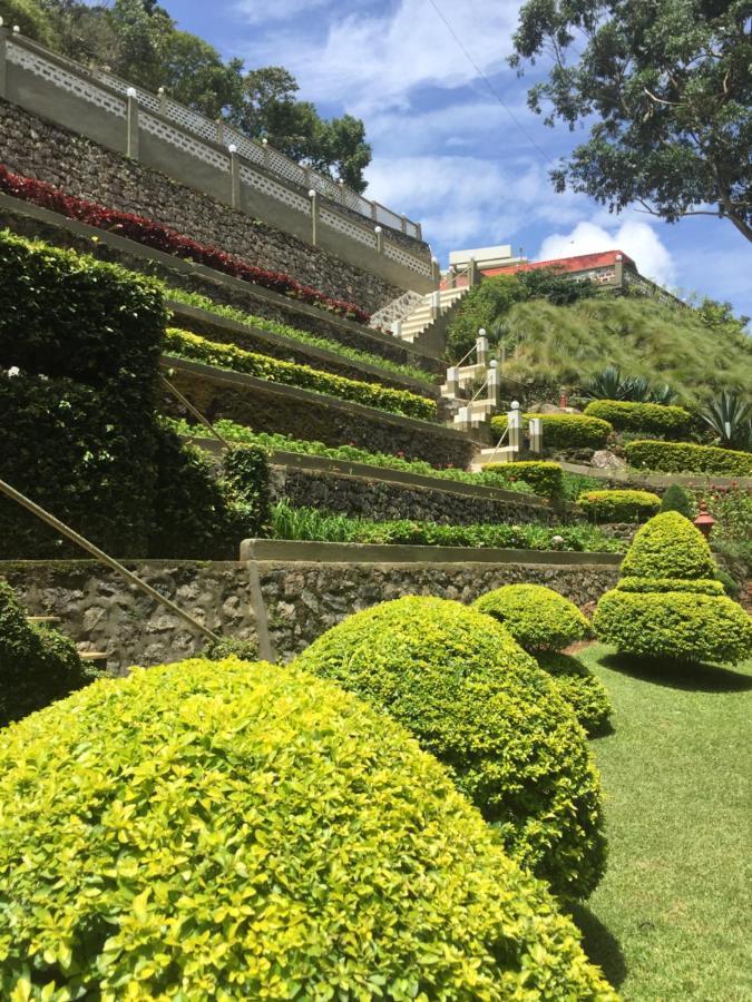 阿巴德库泊城堡度假村 蒙纳 外观 照片